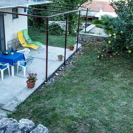 Dina Appartement Risika